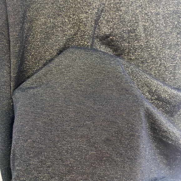 Lululemon Womens Large Back in Action Long Sleeve Black Gold Sparkle Oversized - Picture 2 of 4